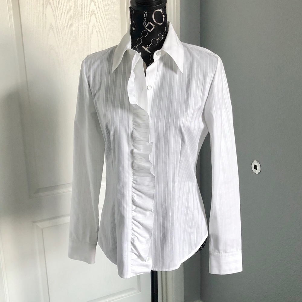 White Ellen Tracy Button Down long sleeve shirt